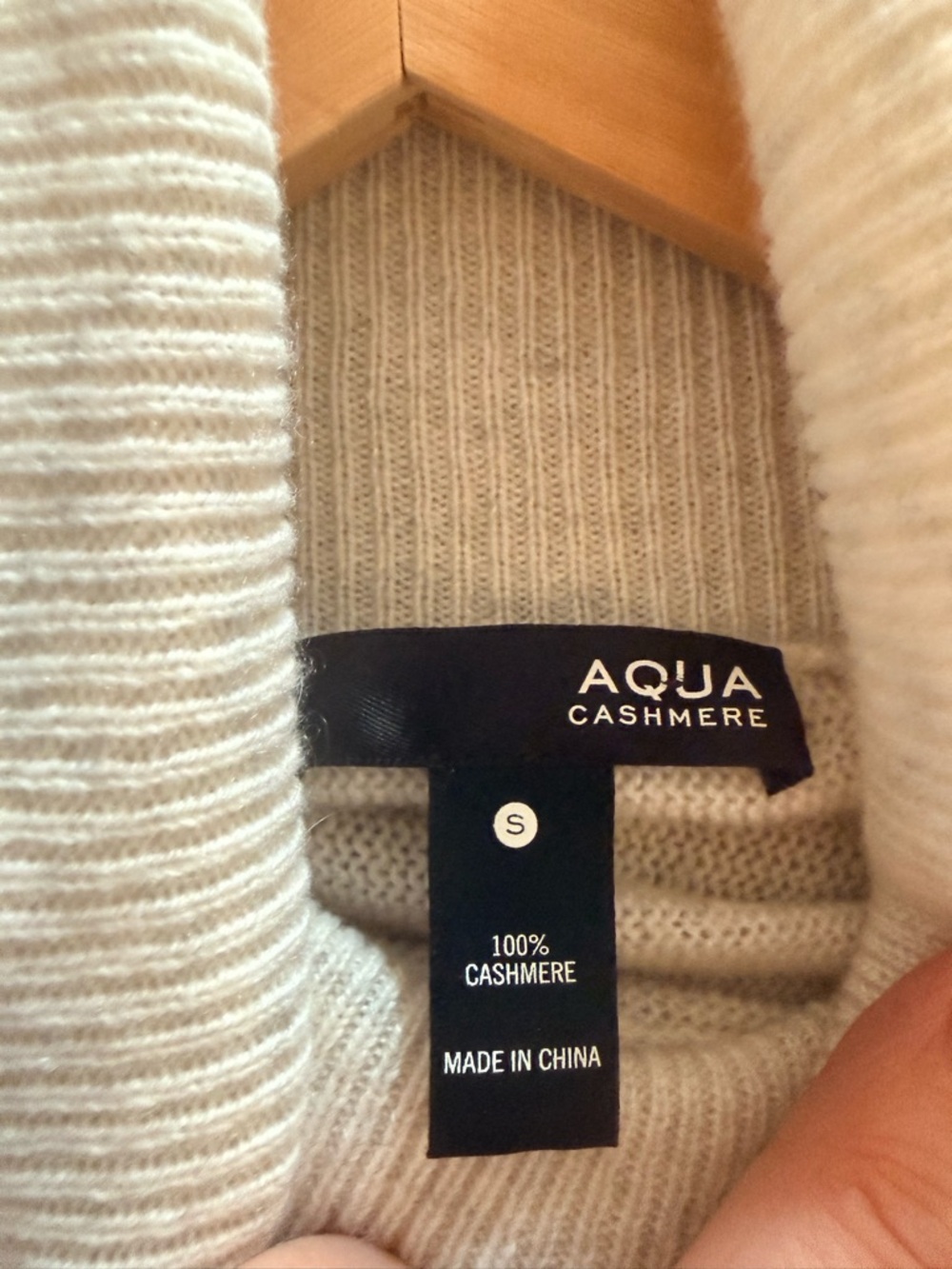 Aqua 100% Cashmere Fringed Turtleneck Sweater Ivory Small - Picture 4 of 6